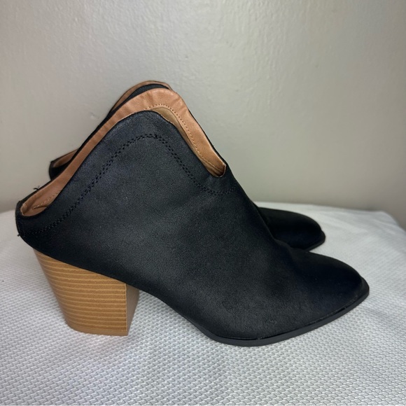 Qupid Black Feaux Leather Bootie - Picture 2 of 5
